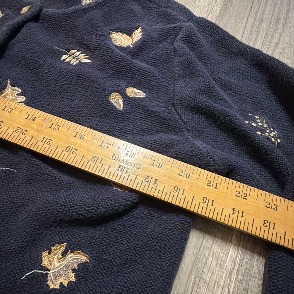 Vtg CHRISTOPHER & BANKS Navy Embroidered Nuts and Leaves M? Button Up Cardigan - Picture 6 of 8